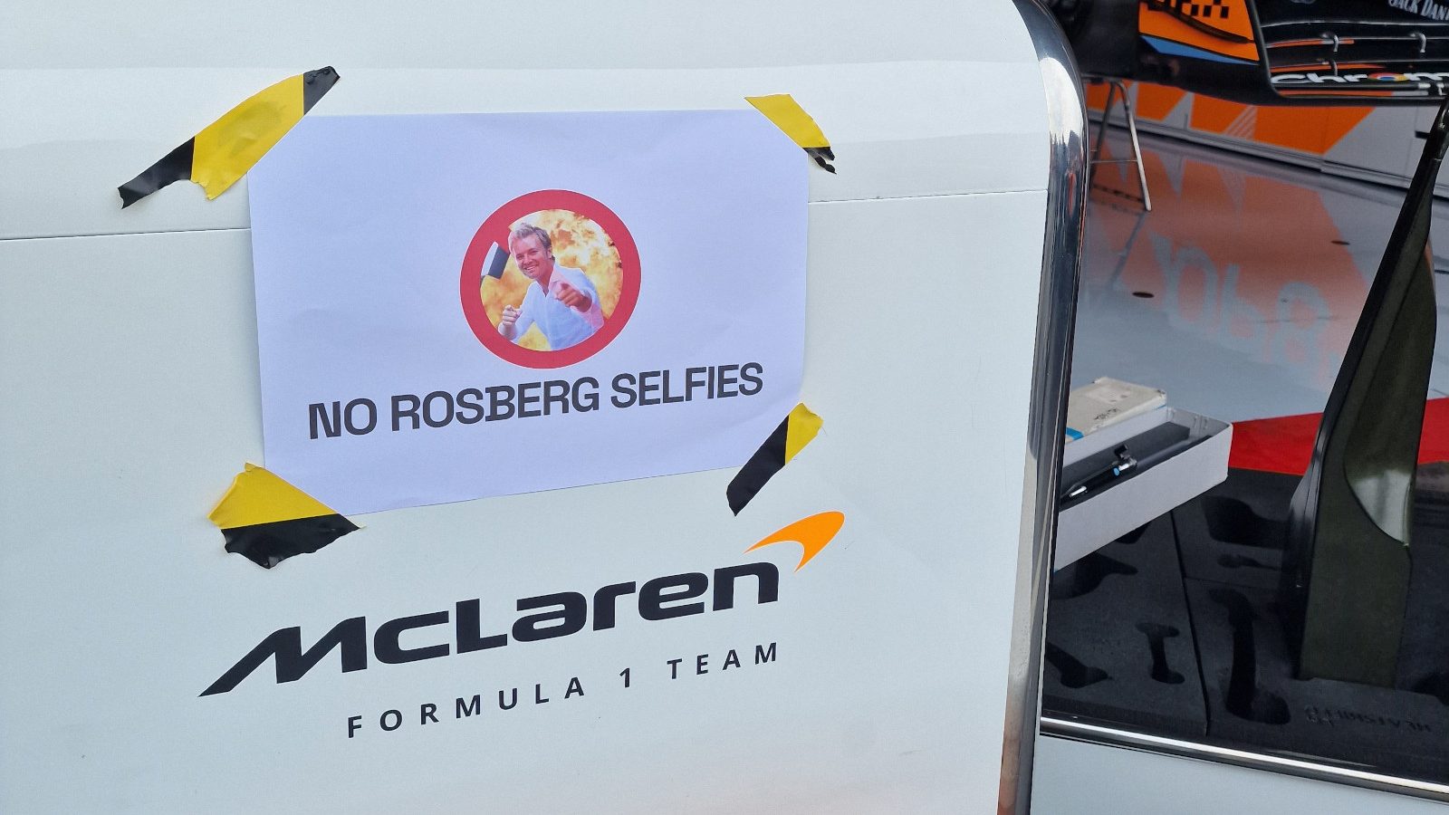 mclaren nico rosberg selfie curse planetf1 1600x900 1