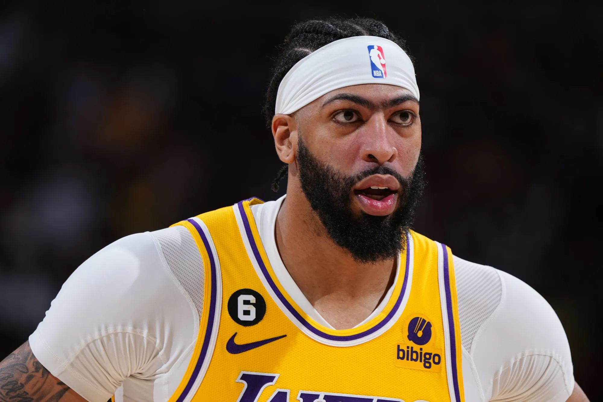 Anthony Davis’ tech foul sparks heated confrontation between Lakers and Grizzlies players