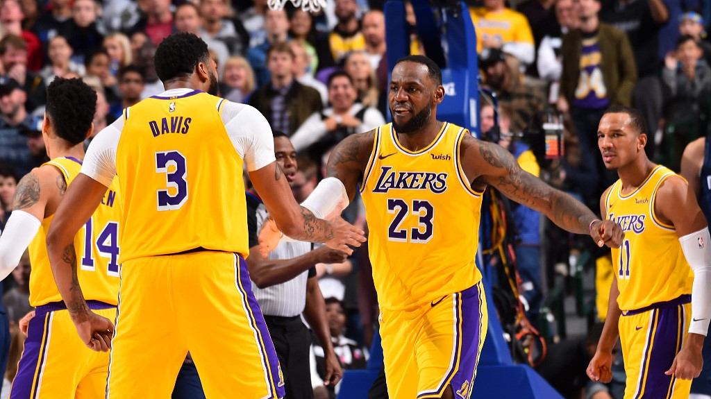 Lakers leader LeBron James shoulders the blame for miss fired turnover pass to Anthony Davis in  defeat to Mavs last night