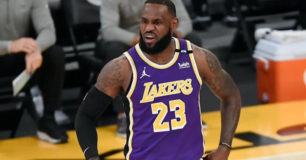 LeBron James performance LeBron James' 37-point show against the Houston Rockets got fans applauding for the legend, amid his injury concern.  