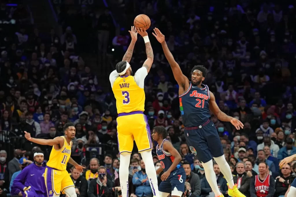 Darvin Ham has clapped back at Paul Reed's 'big flopper' comment on Anthony Davis before Lakers and 76ers matchup on Monday.