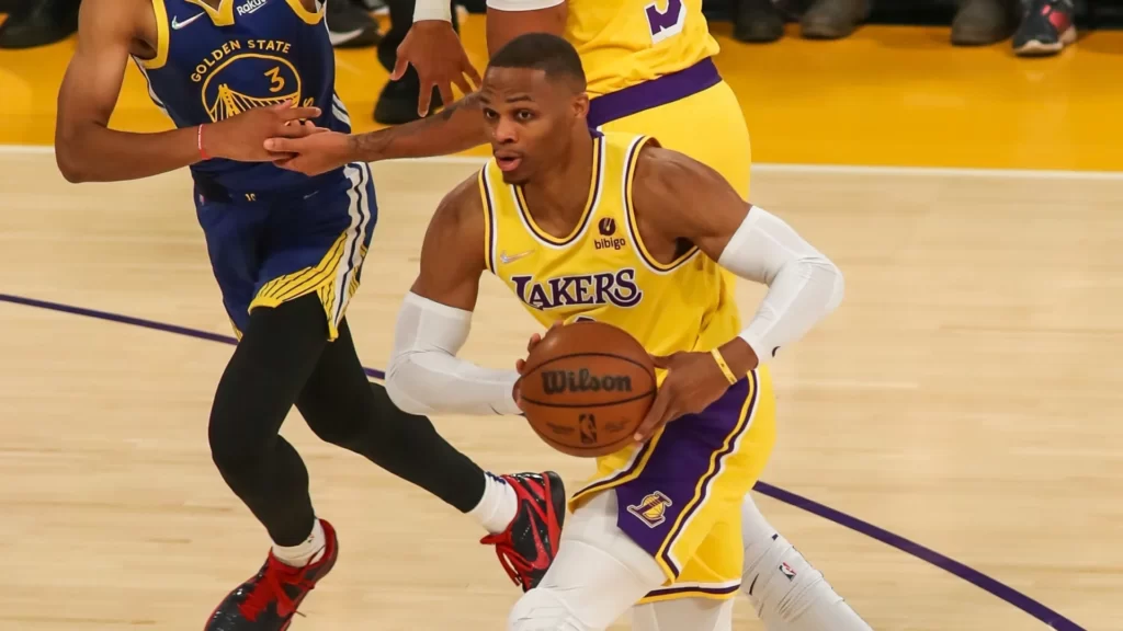 Russell Westbrook return to the Lakers attracted fans hostile reception