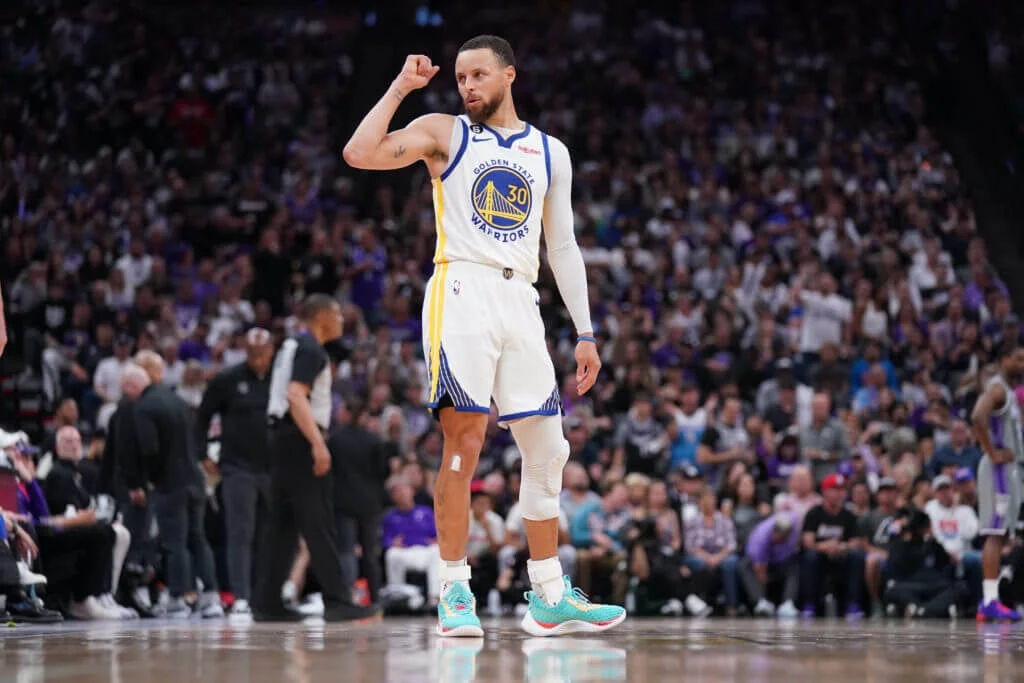 Warriors led by Stephen Curry were knocked out of NBA In-season tournament last night following a disappointing defeat to the Kings. 