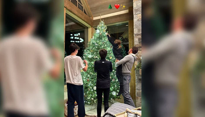 Tom Brady spends Christmas with kids in mountains