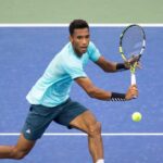 Who is Felix Auger Aliassime winning plaudits for his humanitarian act?