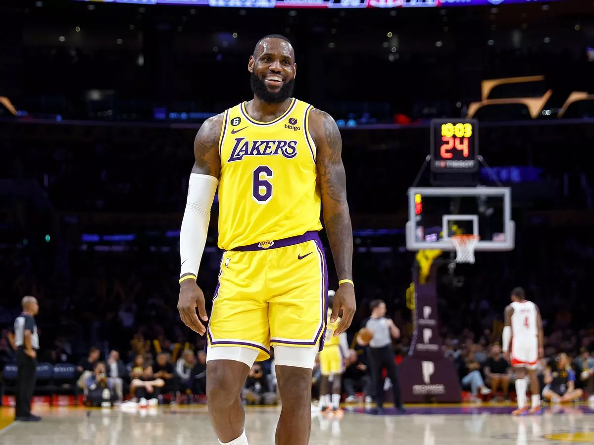 Hall Famer bound LeBron James matches Kobe Bryant’s record as Lakers defeat Kevin Durant-led Suns to book a place at NBA In-Season Tournament semifinals