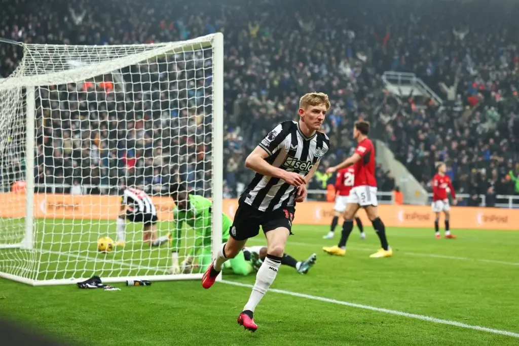 Man Utd defeated by Newcastle United at St. James' Park