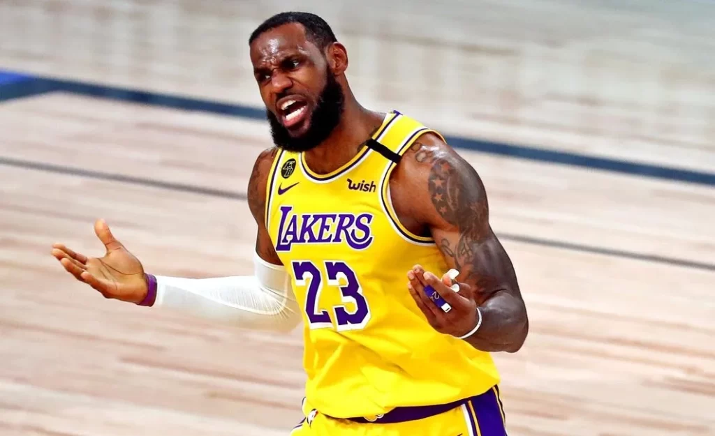 LeBron James' post game comment ”stay focused” get brutal backlash from Lakers fans after falling to 1-3 post-NBA IST, amid a poor run.