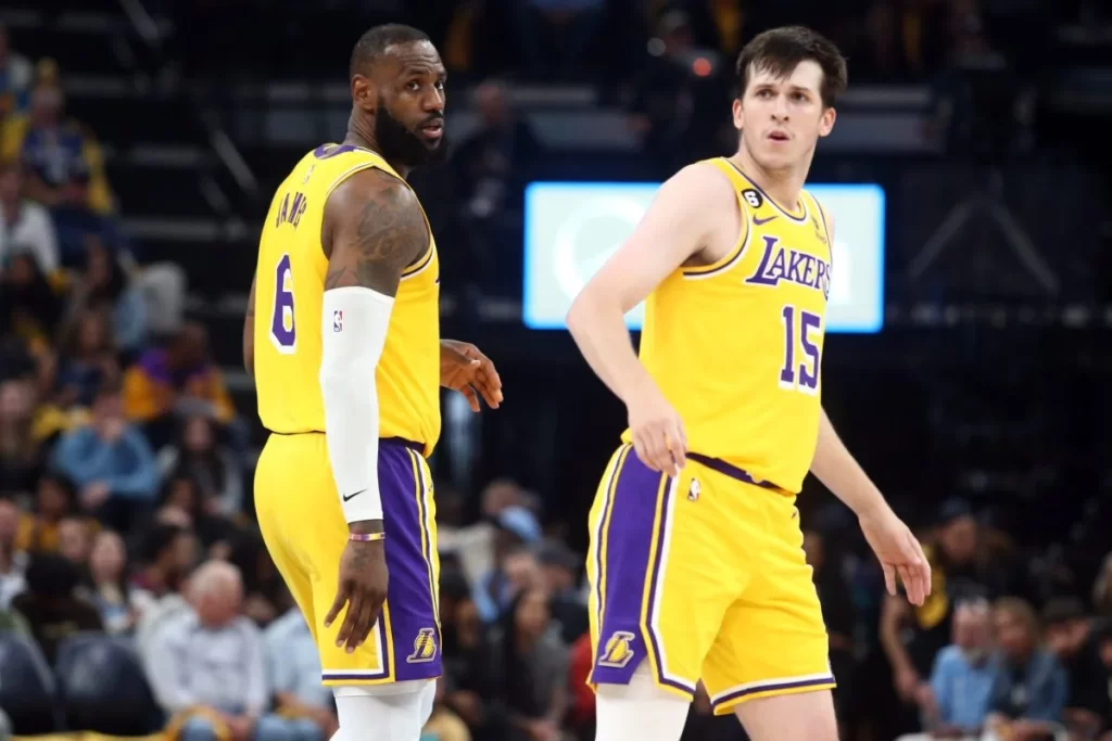 The Lakers ace Austin Reaves urges Lakers to stay grounded in the wake of a defeat to the Knicks amid James' heroics