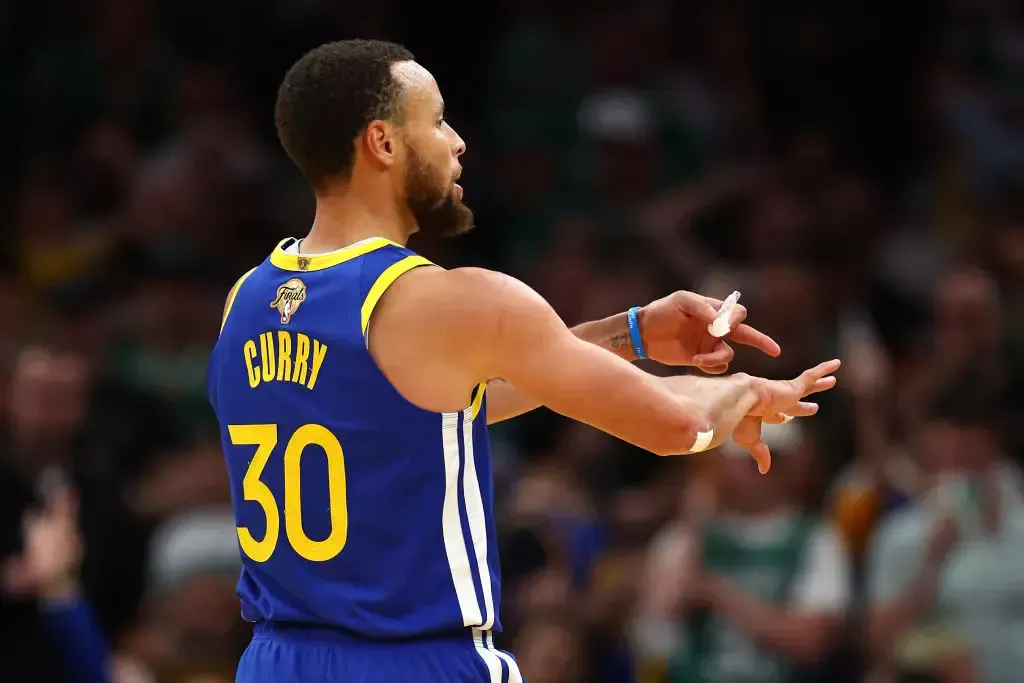 Shaquille O’Neal recently claim that Stephen Curry must be in NBA GOAT debate amid Warriors win over Celtics last night.