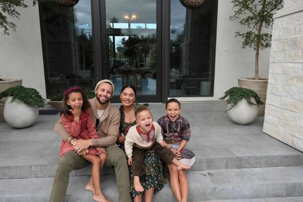 Stephen Curry and family
