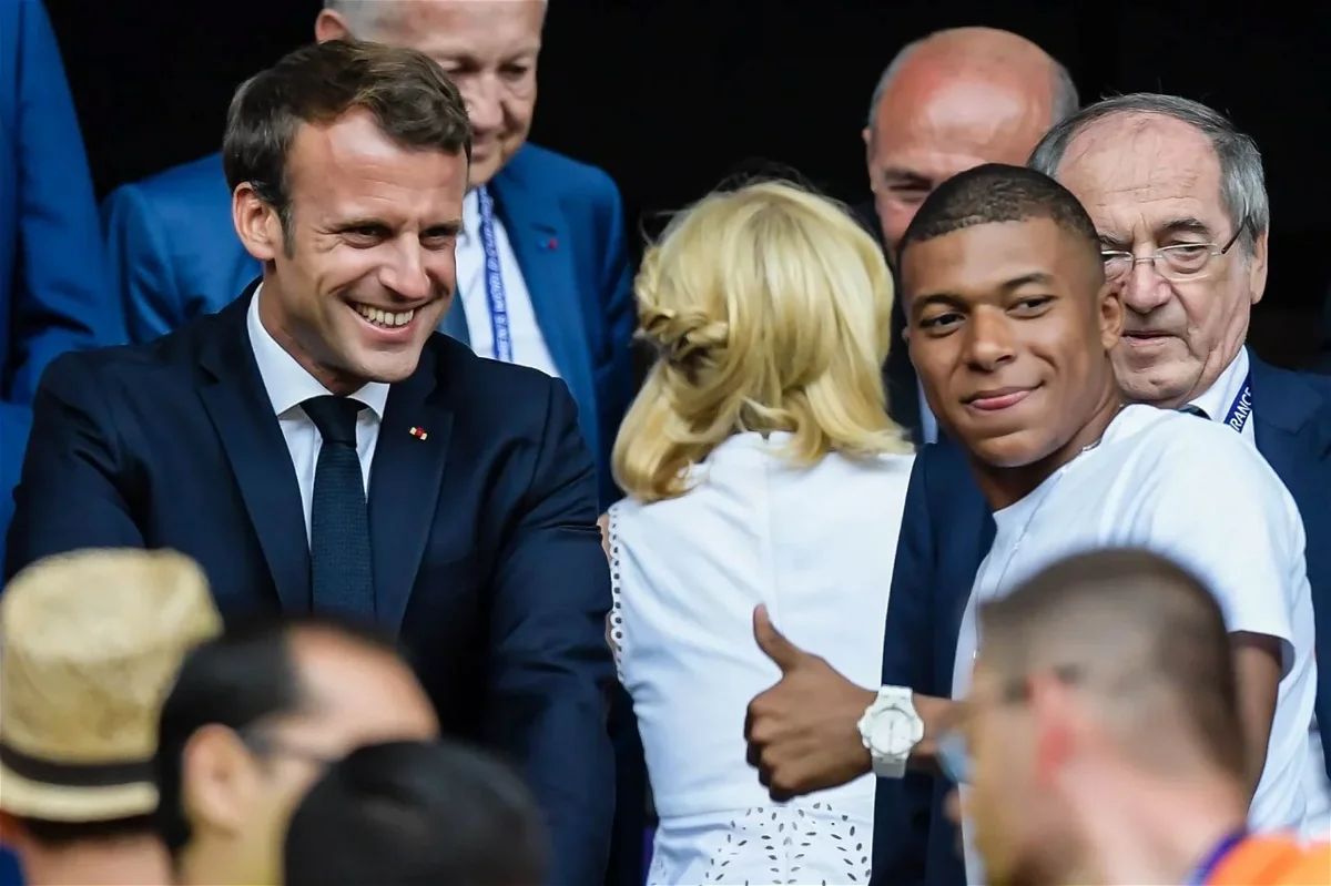 Kylian Mbappe ans Emmanuel Macron 1536x1023 1