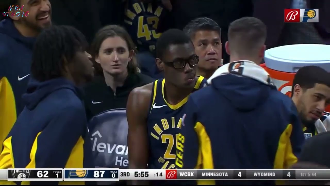 Jalen Smith gets ejected after scuffle with Dennis Schroder